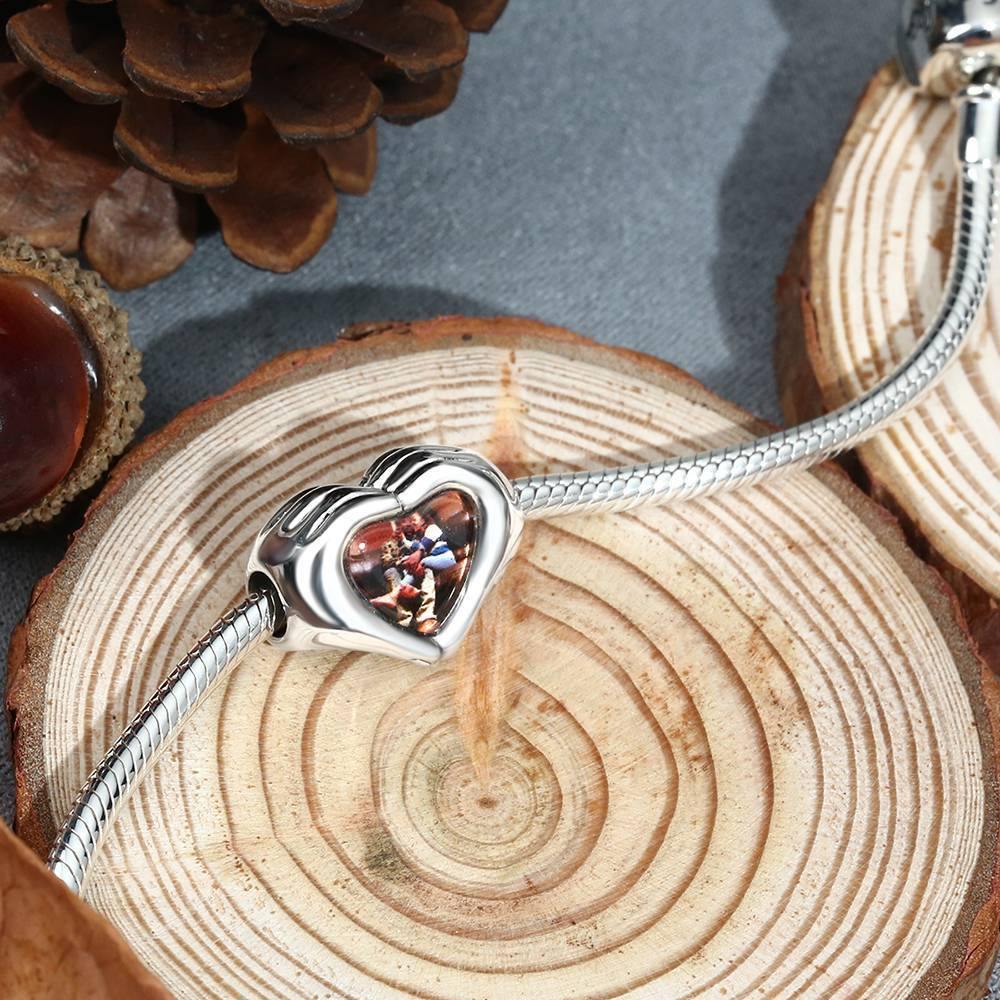 Kişiye Özel Parmak Kalp Fotoğraf Charm – 925 Ayar Gümüş | Anlamlı Hediye